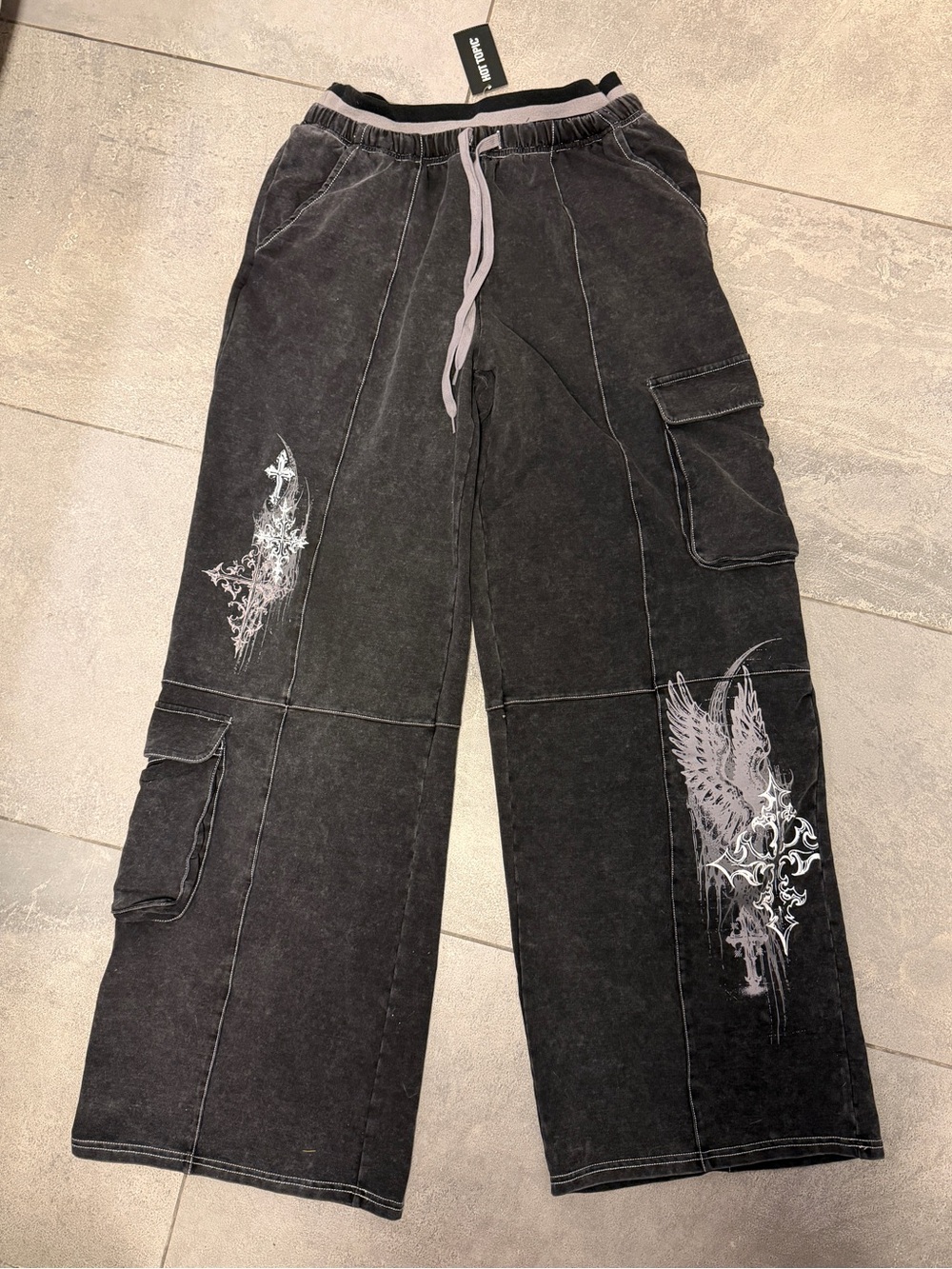 Hot Topic Grey Gothic Cross Cargo Wide Leg Sweatpants Baggy Double Waistband S - Picture 4 of 10